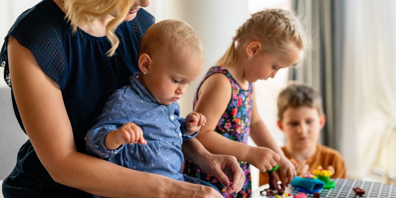Dlaczego zajęcia artystyczne w żłobku są ważne dla rozwoju maluchów Dlaczego zajęcia artystyczne w żłobku są ważne dla rozwoju maluchów?